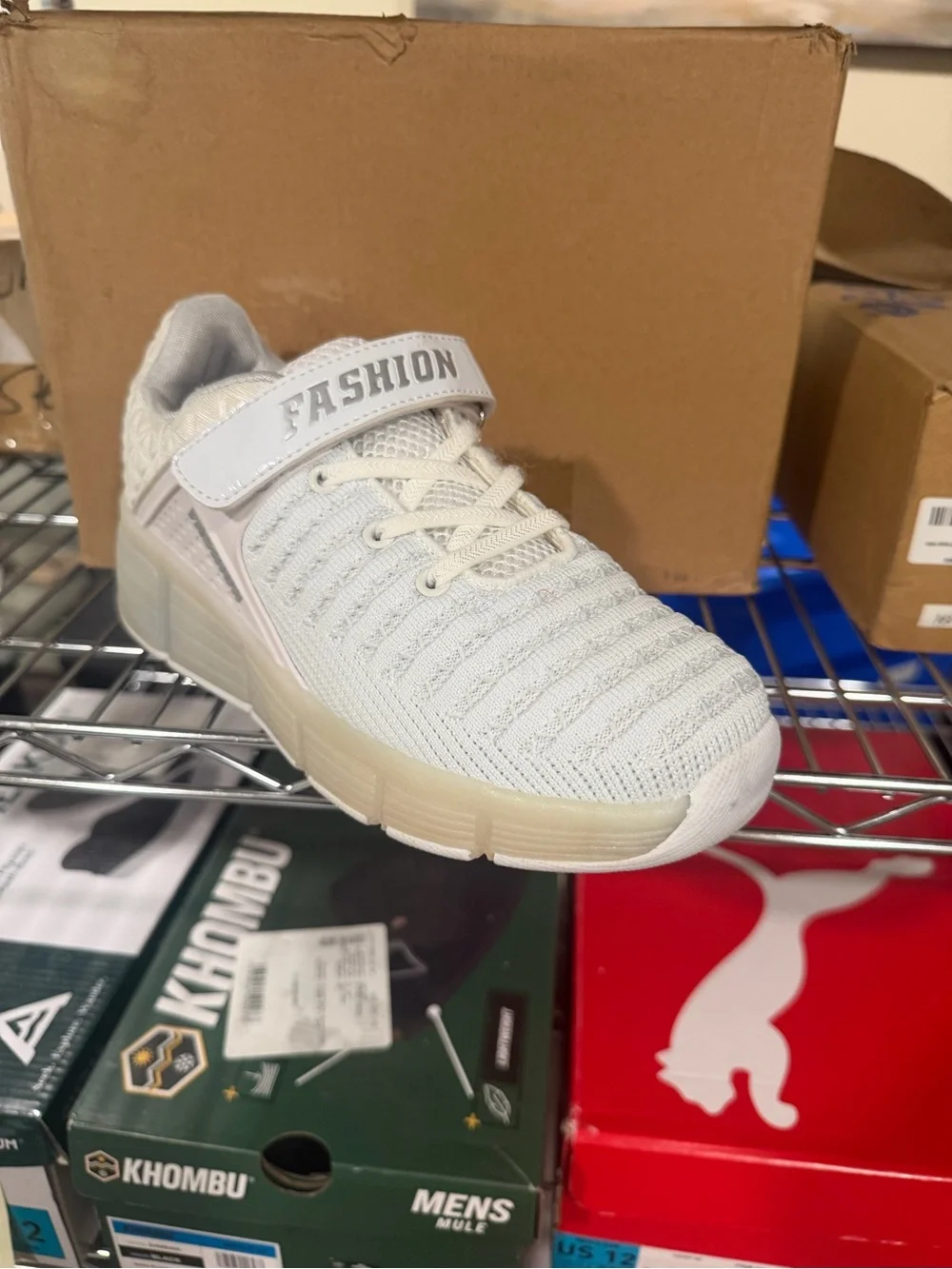 Fashion Nova Women’s Athletic Sneakers White Leather size 39 EU / 8 US